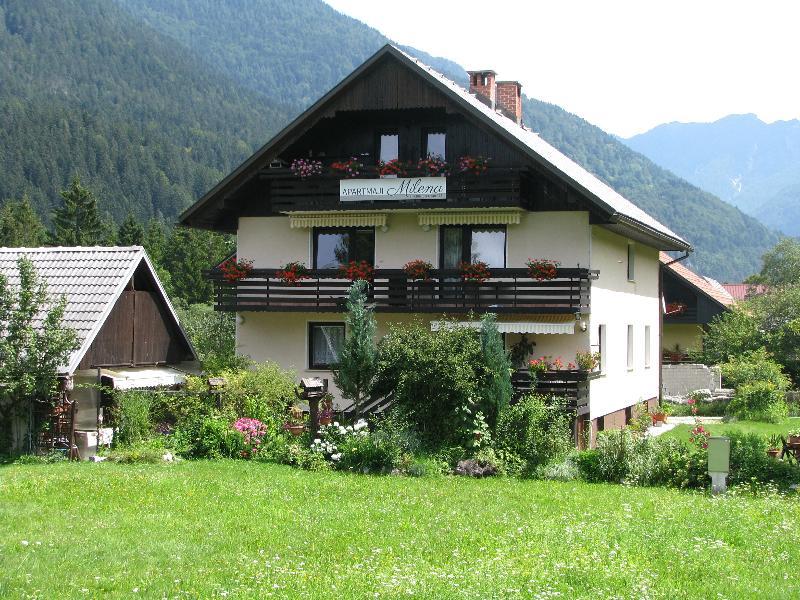 Apartments And Rooms Milena ครานสกา โกรา ภายนอก รูปภาพ